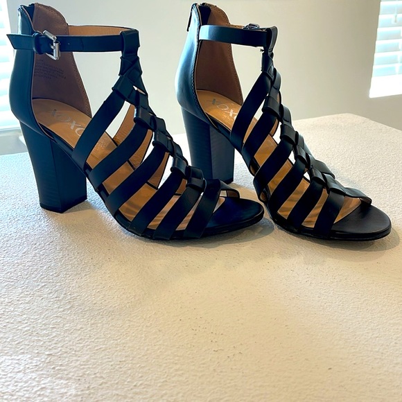 XOXO Shoes - NWT XOXO Black Sandal Heels Sz. 9